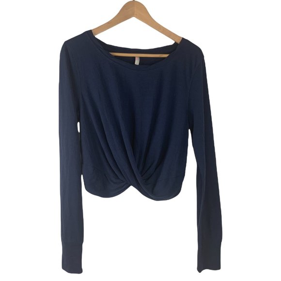 Free People Women's Top Blue Large Knit Undertow Twist Crop - Picture 2 of 10